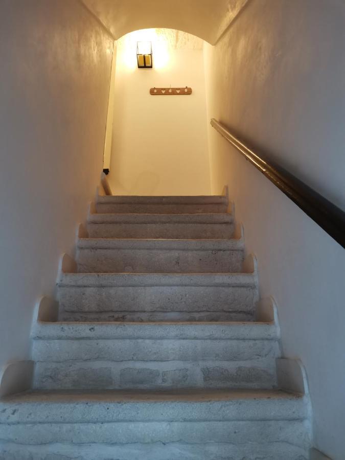 Edyta'S Apartment オストゥーニ エクステリア 写真