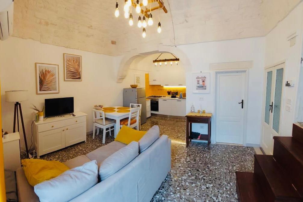 Edyta'S Apartment オストゥーニ エクステリア 写真